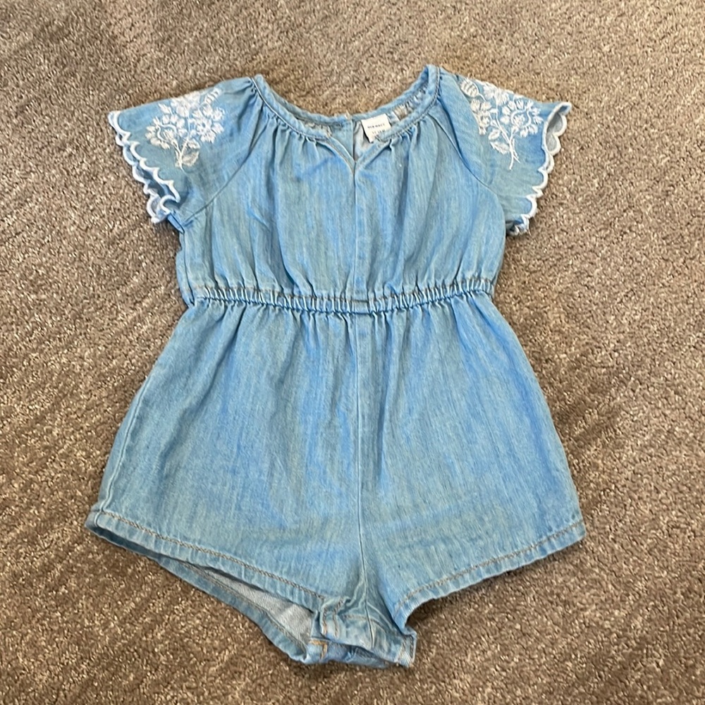 Old Navy romper 12-18mo